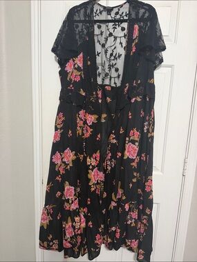 torrid Black Floral Lace-Back Tunic with Pink and Gold Roses